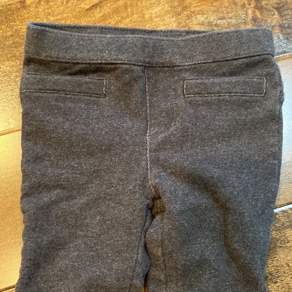 18M OshKosh solid dark gray leggings front pockets - Picture 2 of 4